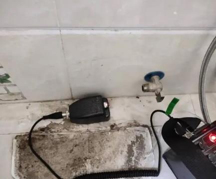 峨边屋顶漏水维修公司分享下卫生间漏水的危害及解决方法